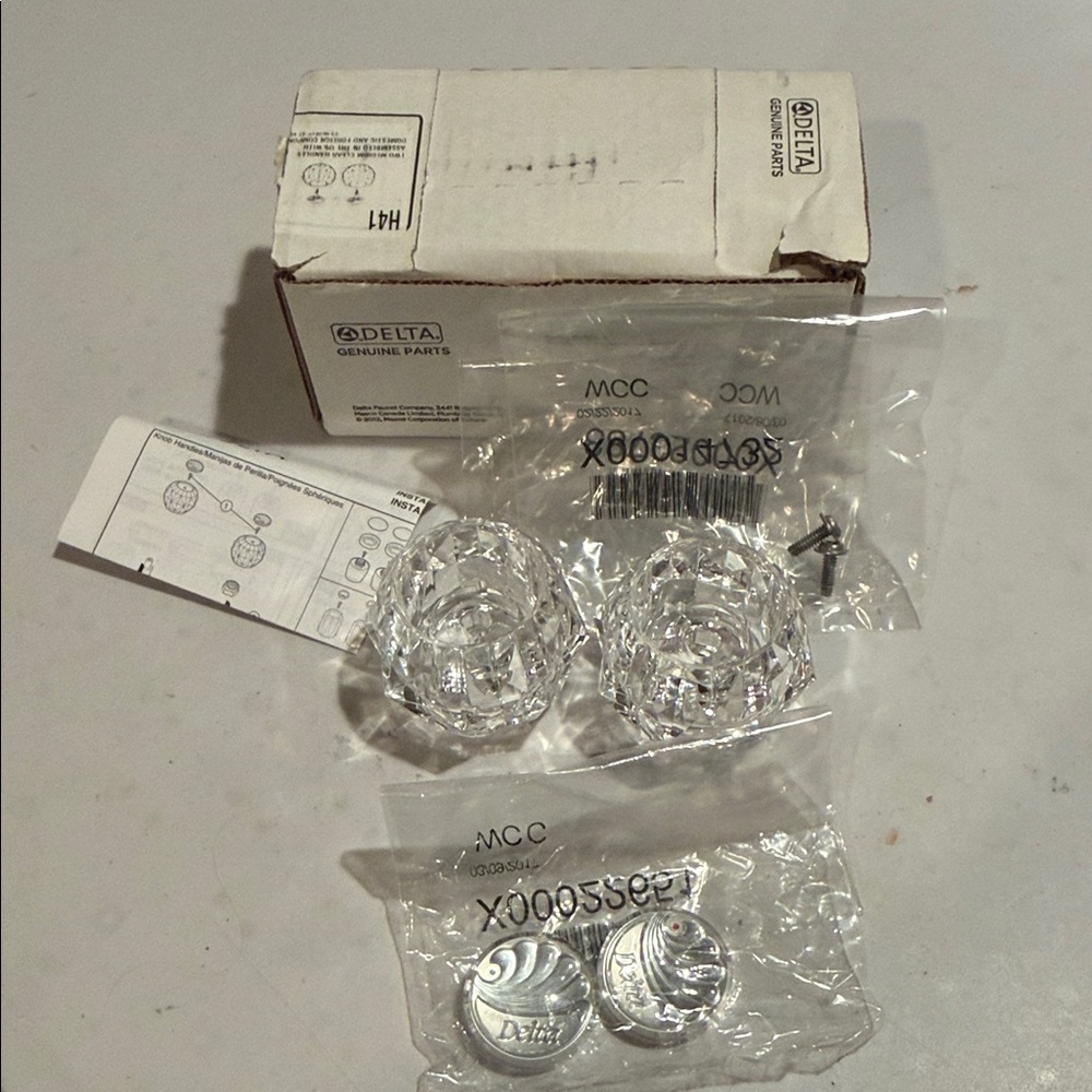 Delta Faucet H41 Knob Handles for 2-Handle Roman Tub Faucets, Clear